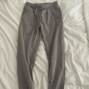 Athletic joggers